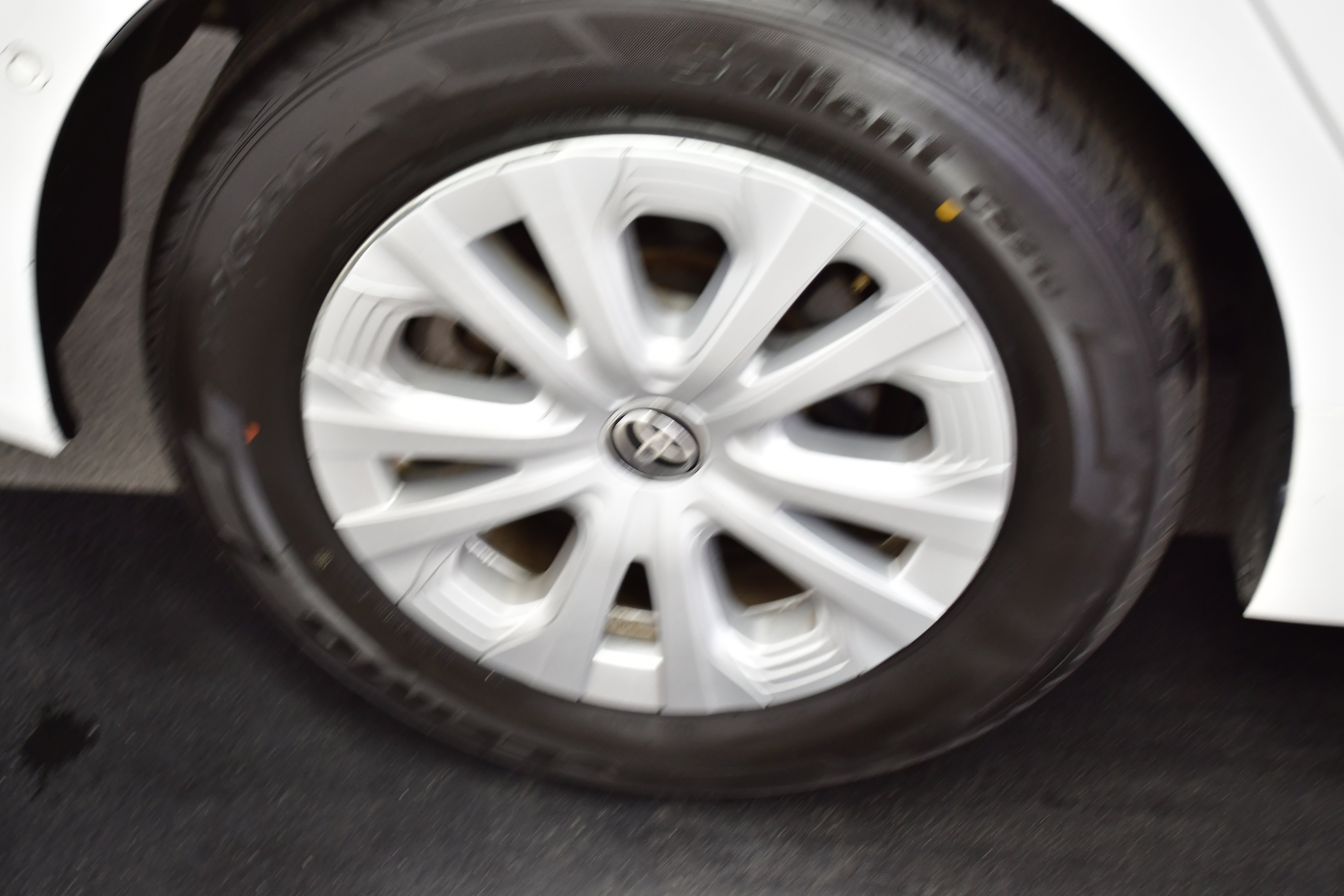 Used 2022 Toyota Prius LE image 58