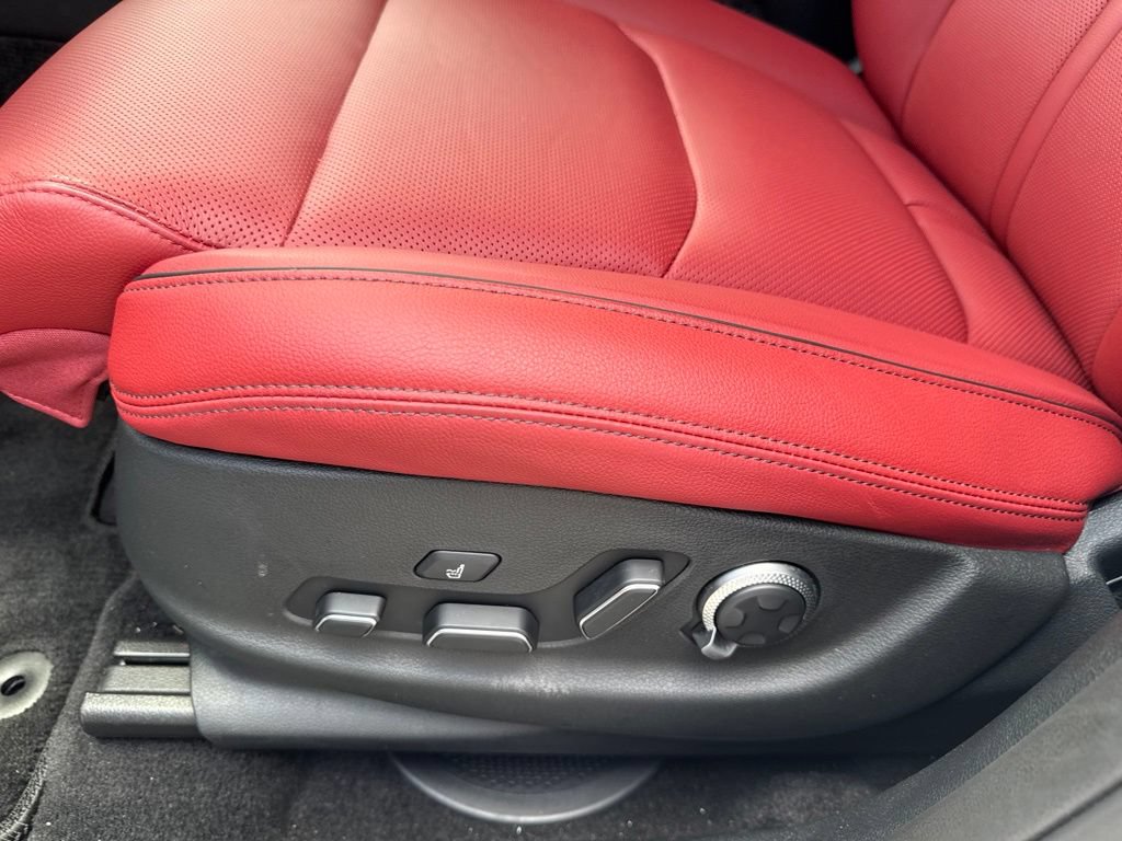Used 2026 Genesis GV70 2.5T Sport Prestige AWD/4WD image 39