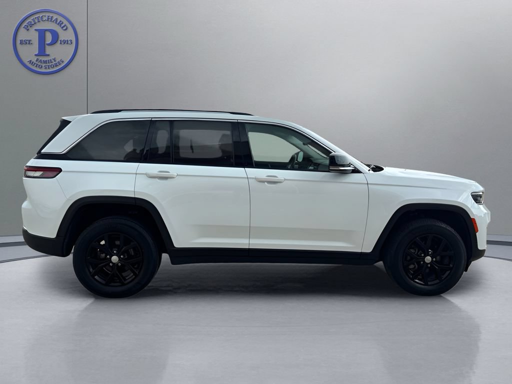 Used 2023 Jeep Grand Cherokee Limited AWD/4WD image 8