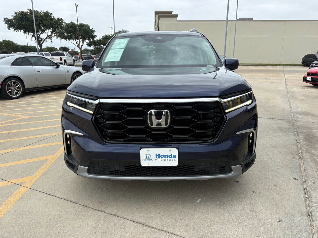 Certified 2023 Honda Pilot Touring image 2