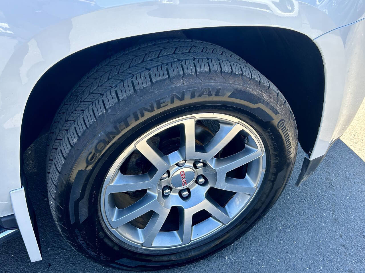 Used 2017 GMC Yukon Denali w/ Open Road Package image 36