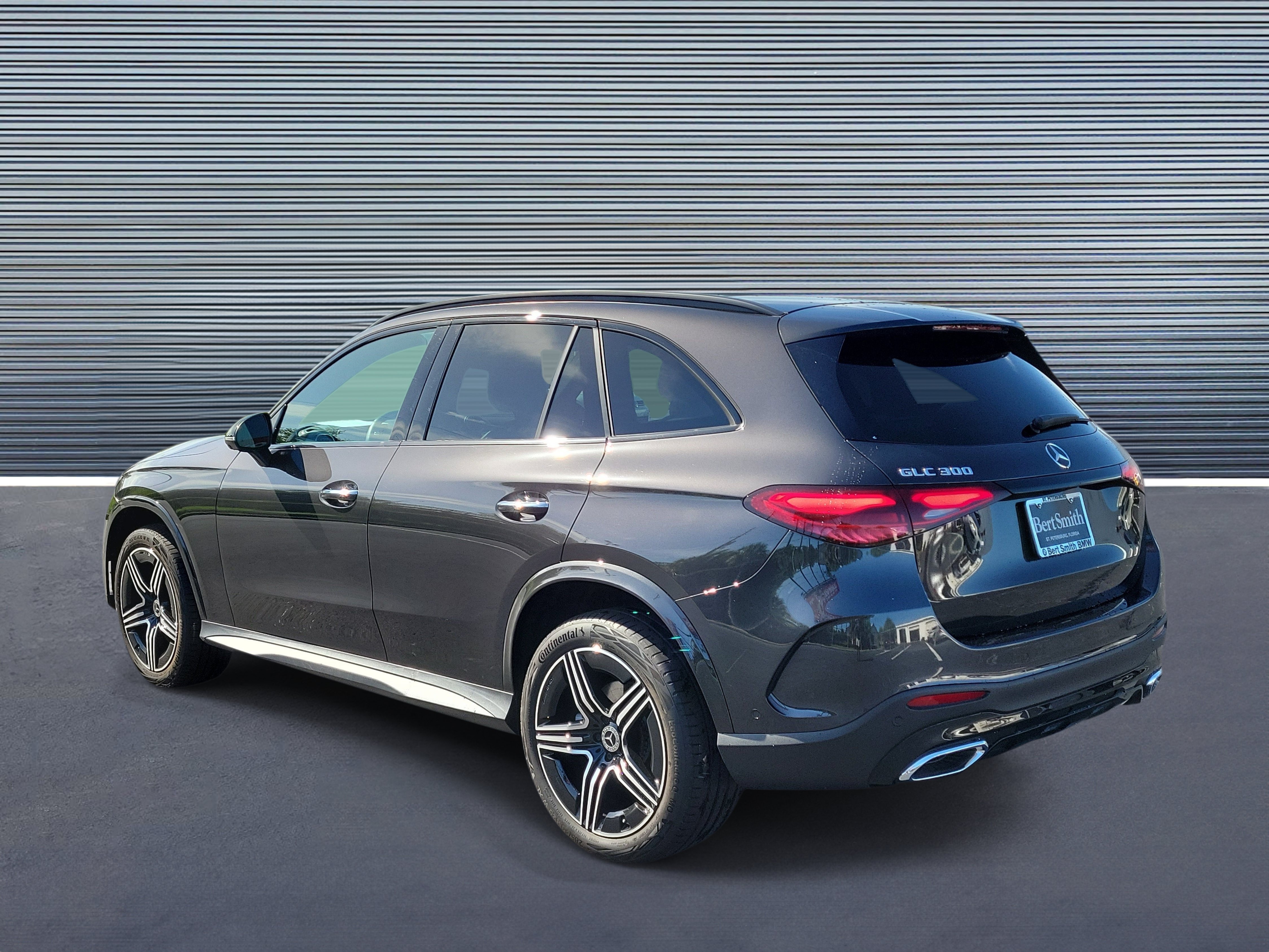 Used 2024 Mercedes-Benz GLC 300 image 4