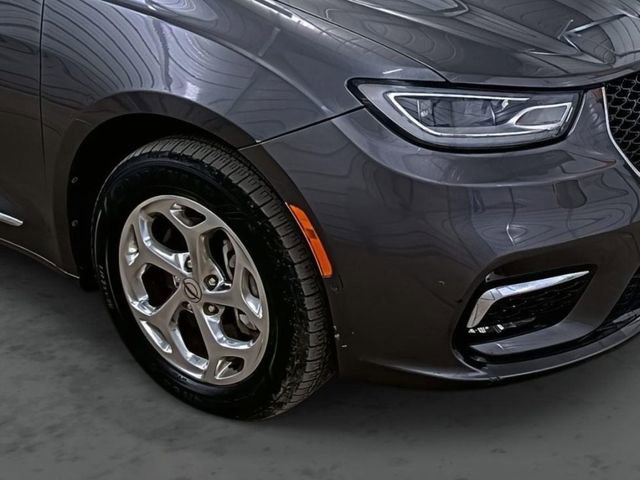 Used 2021 Chrysler Pacifica Limited w/ Premium & Safety Sphere Group image 7