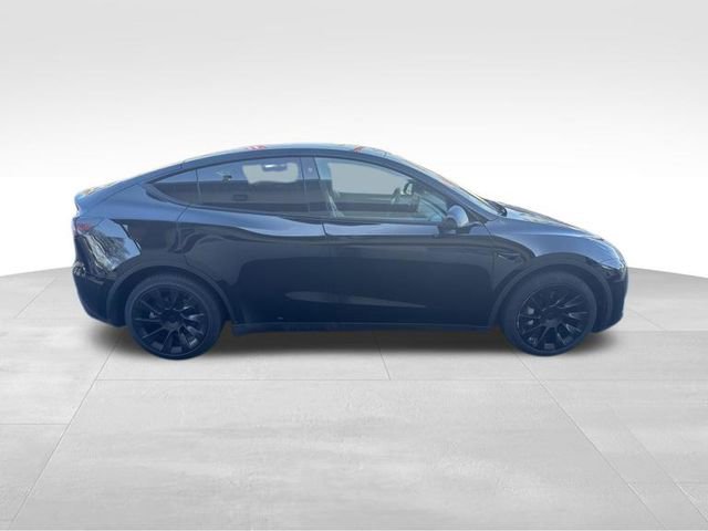 Used 2023 Tesla Model Y Long Range AWD/4WD image 2