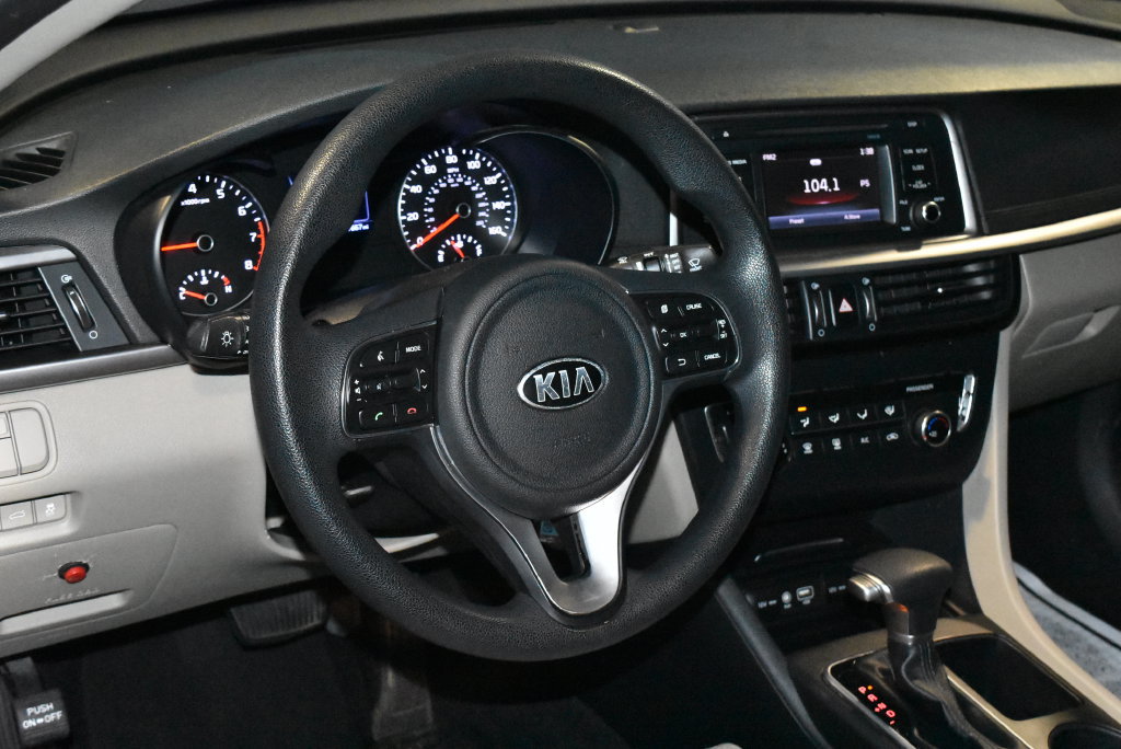 Used 2017 Kia Optima LX w/ Driver Convenience Package FWD image 2