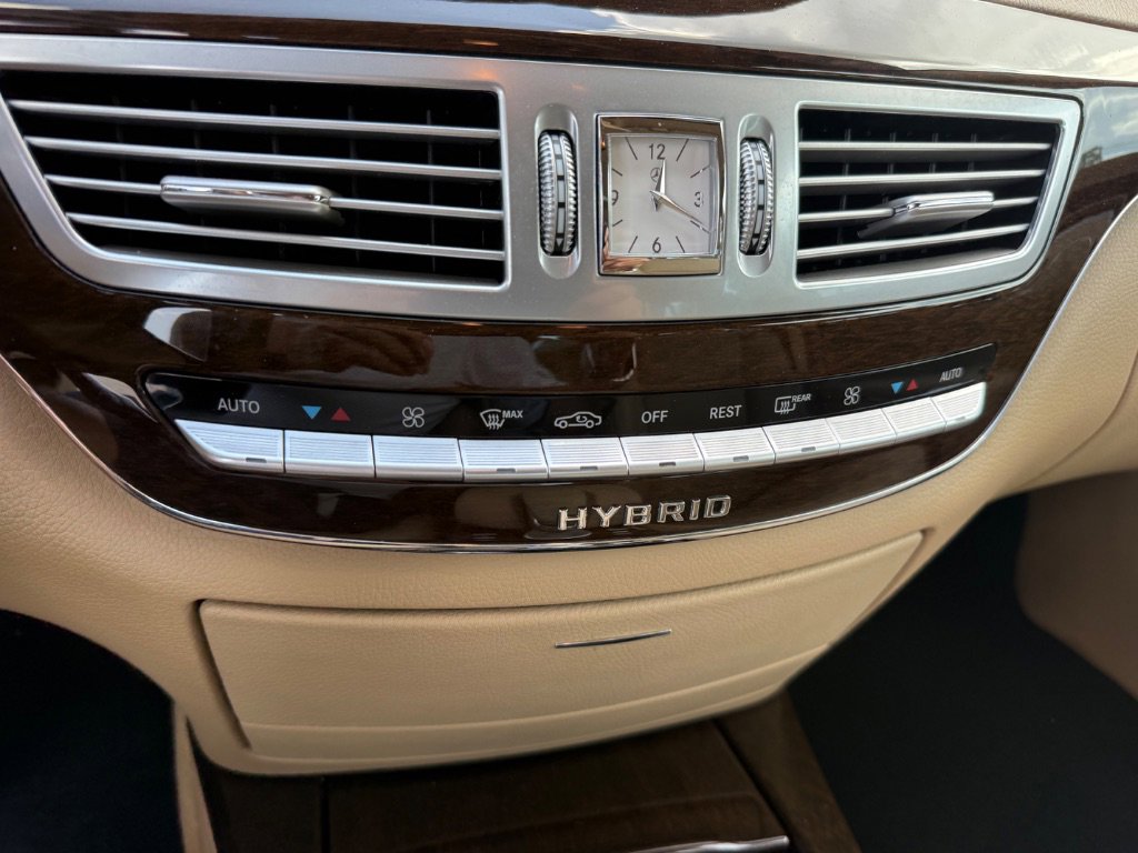Used 2011 Mercedes-Benz S 400 w/ Sport Pkg image 29