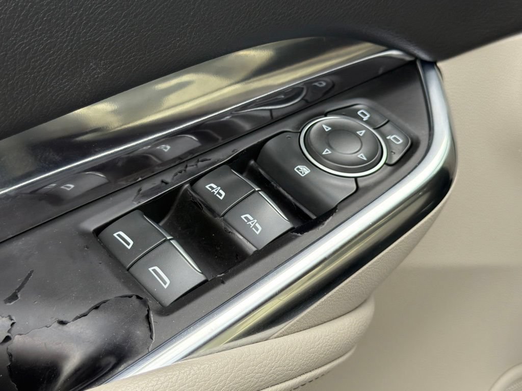 Used 2019 Cadillac XT4 Luxury FWD image 23