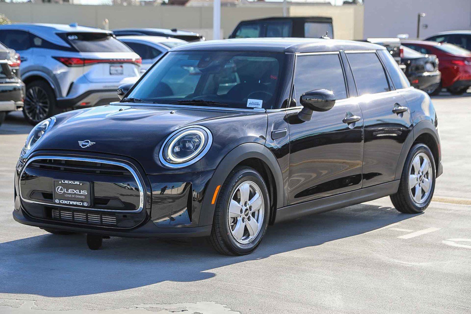 Used 2022 MINI Cooper 4-Door Hardtop image 3