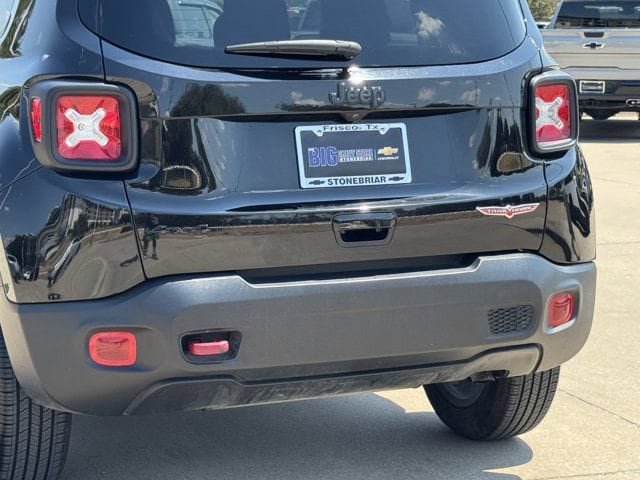 Used 2023 Jeep Renegade Trailhawk AWD/4WD image 8