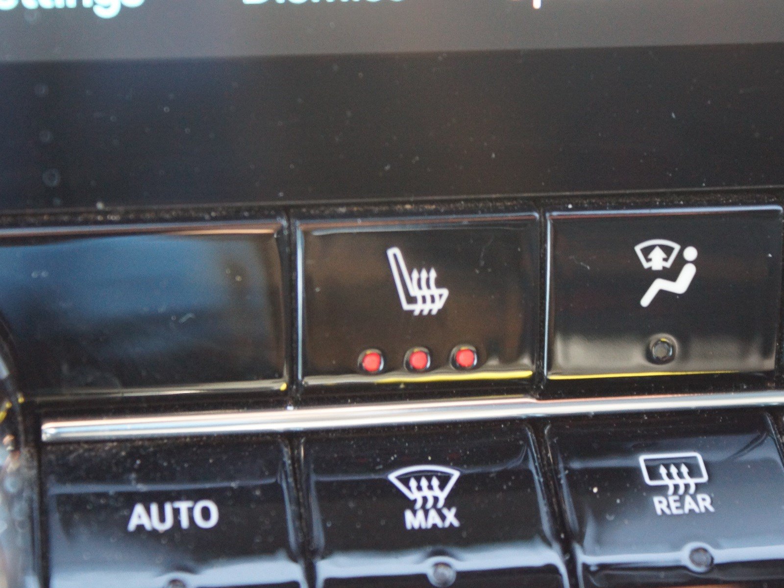 Used 2024 GMC Canyon AT4 w/ Canyon Safety Plus Package AWD/4WD image 7