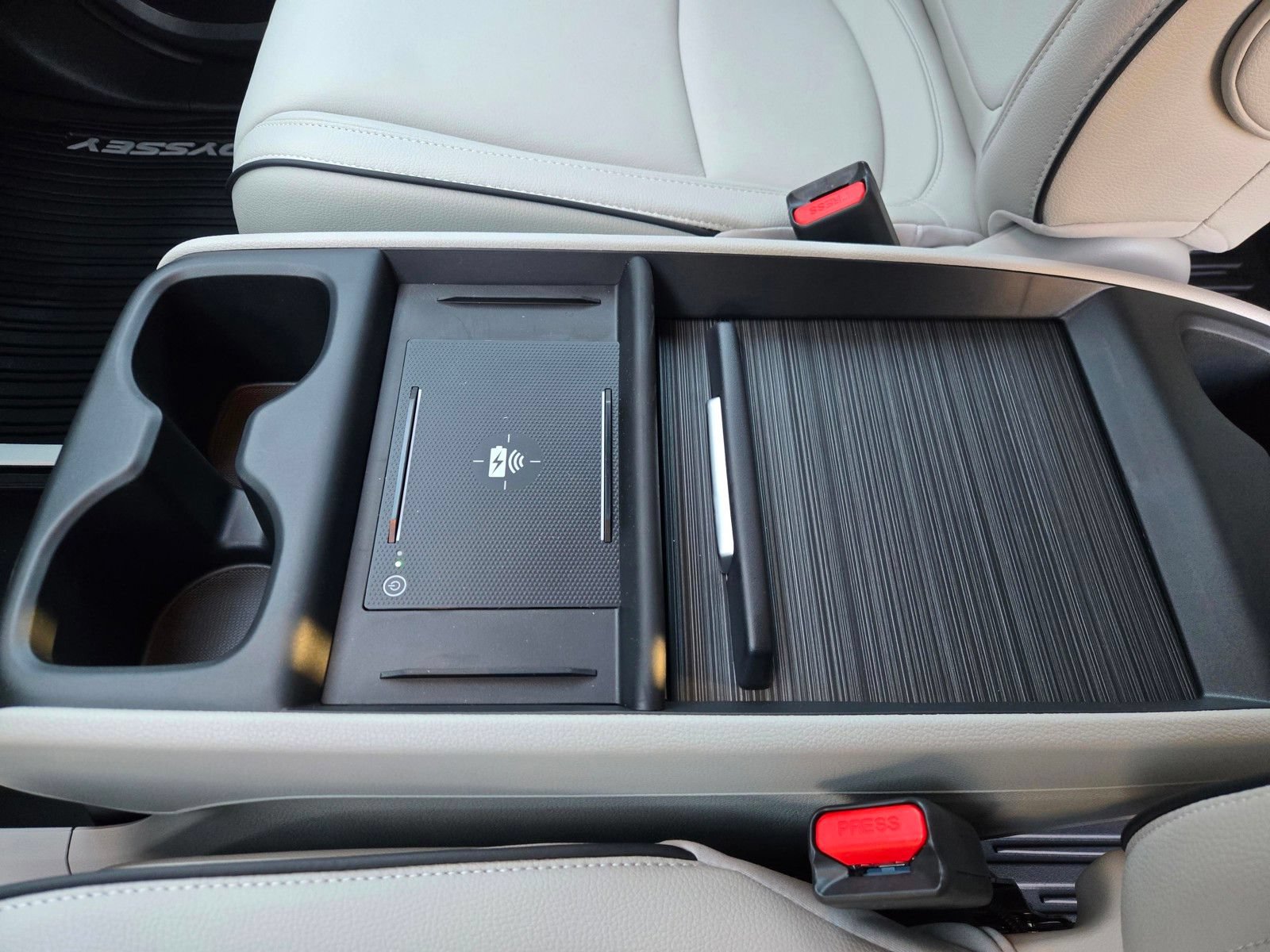 New 2026 Honda Odyssey Touring image 23