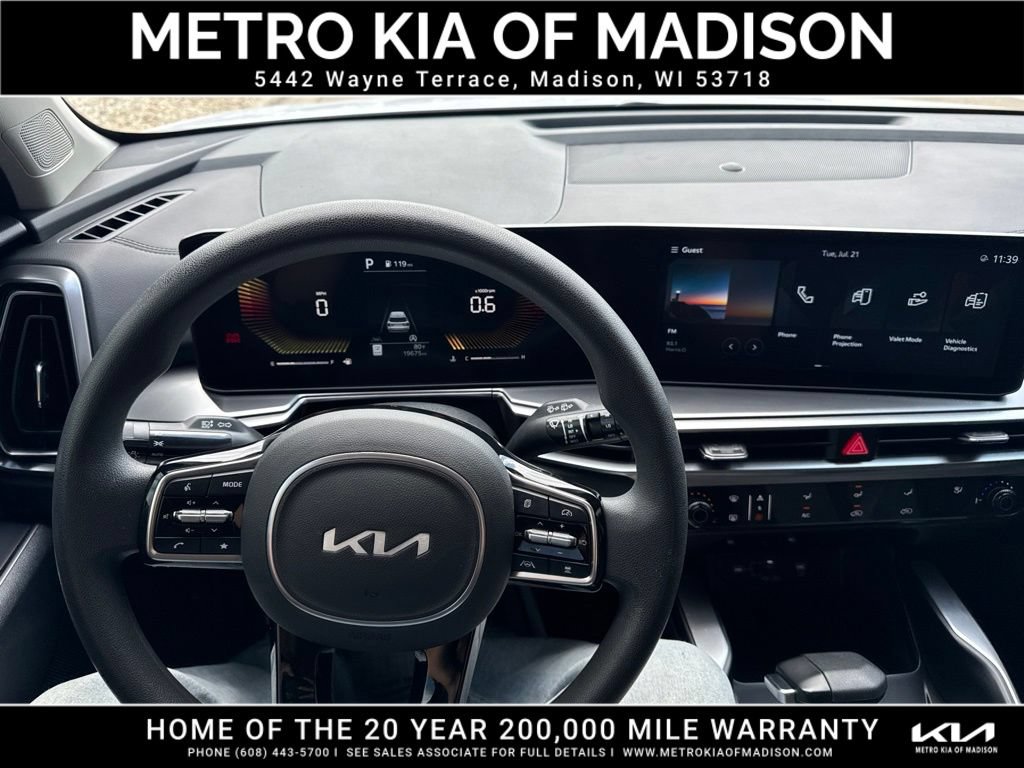 Used 2025 Kia Sorento LX FWD image 16