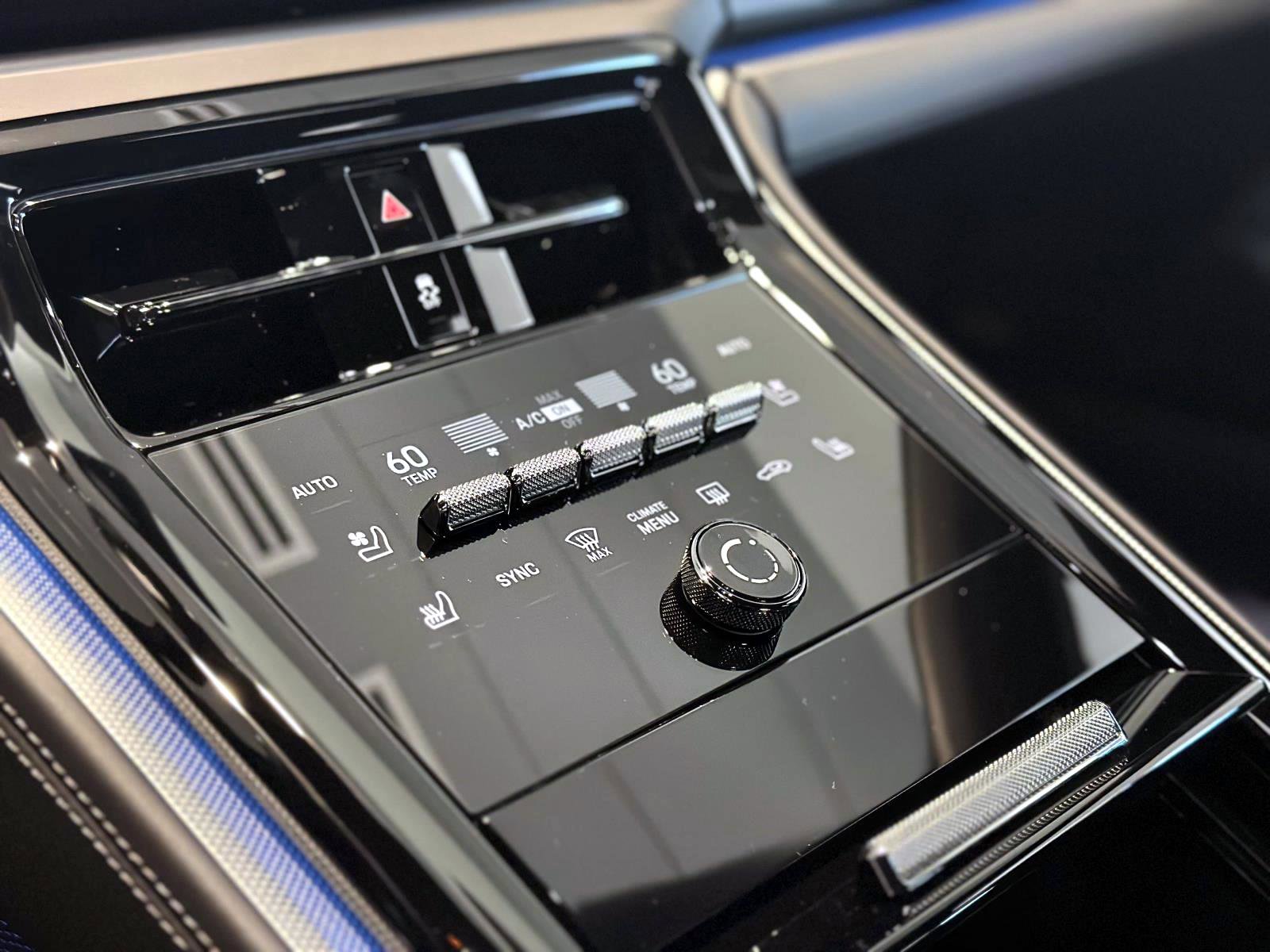 New 2025 Porsche Panamera 4 image 25