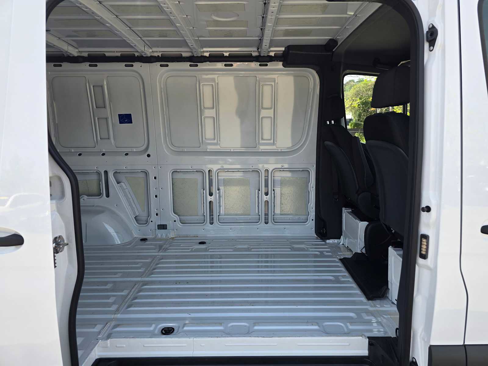 Used 2025 Mercedes-Benz Sprinter 2500 image 13