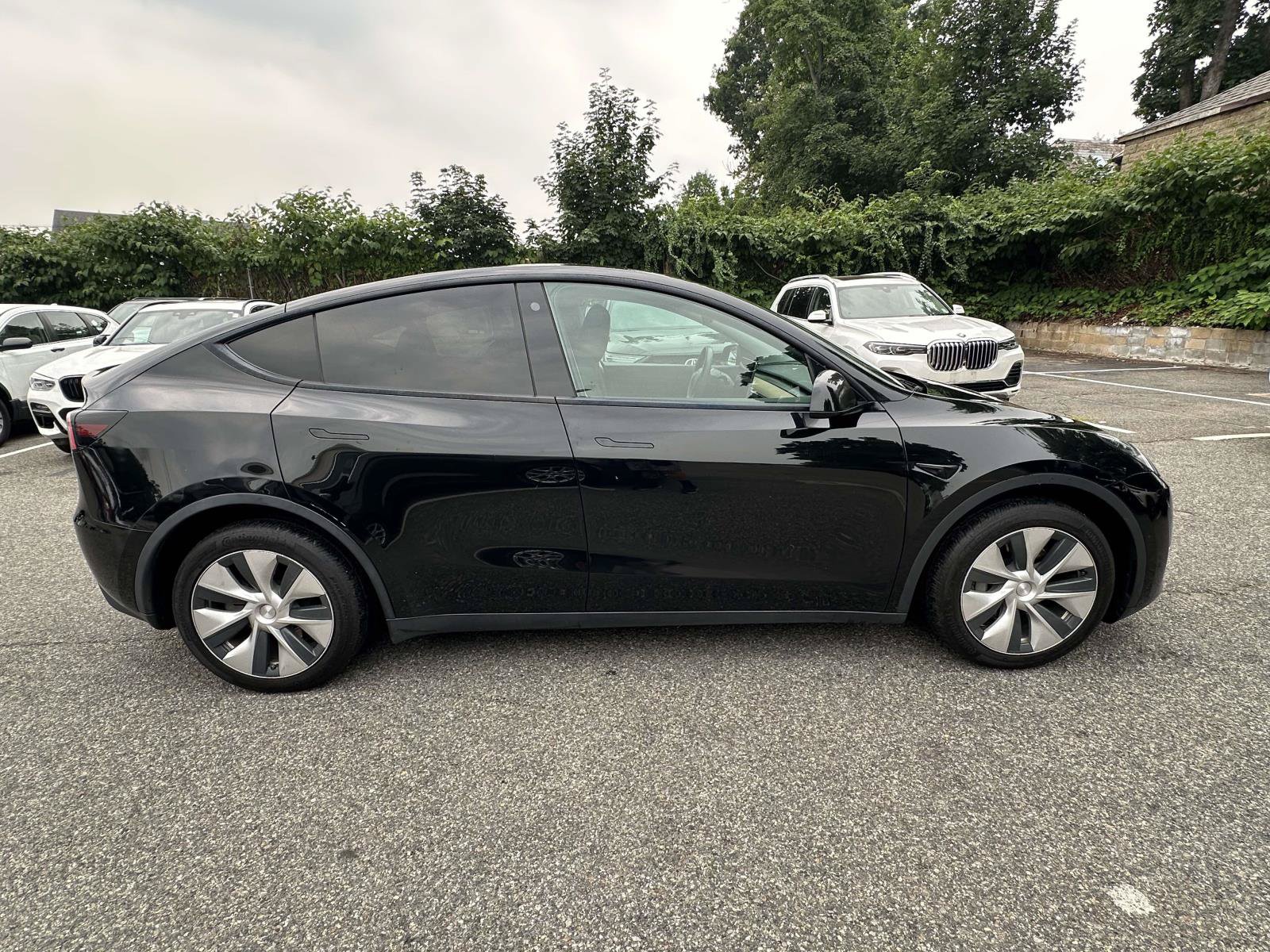 Used 2021 Tesla Model Y Long Range AWD/4WD image 2
