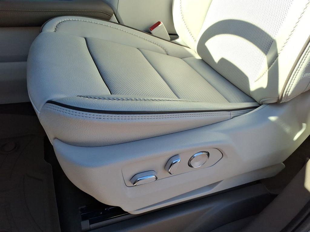 Used 2025 GMC Yukon Denali image 19