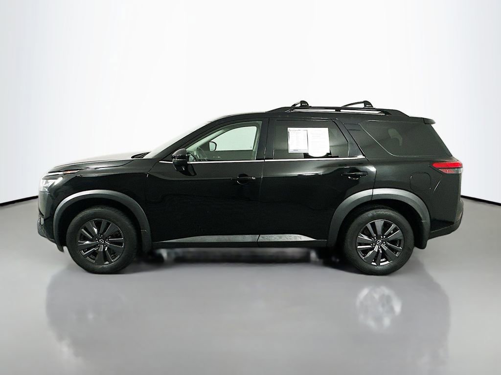 Used 2022 Nissan Pathfinder SV w/ SV Black Package image 4