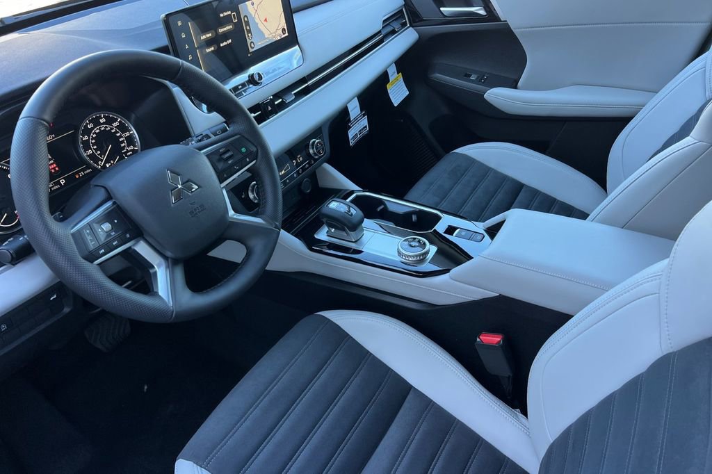 New 2026 Mitsubishi Outlander SE image 11