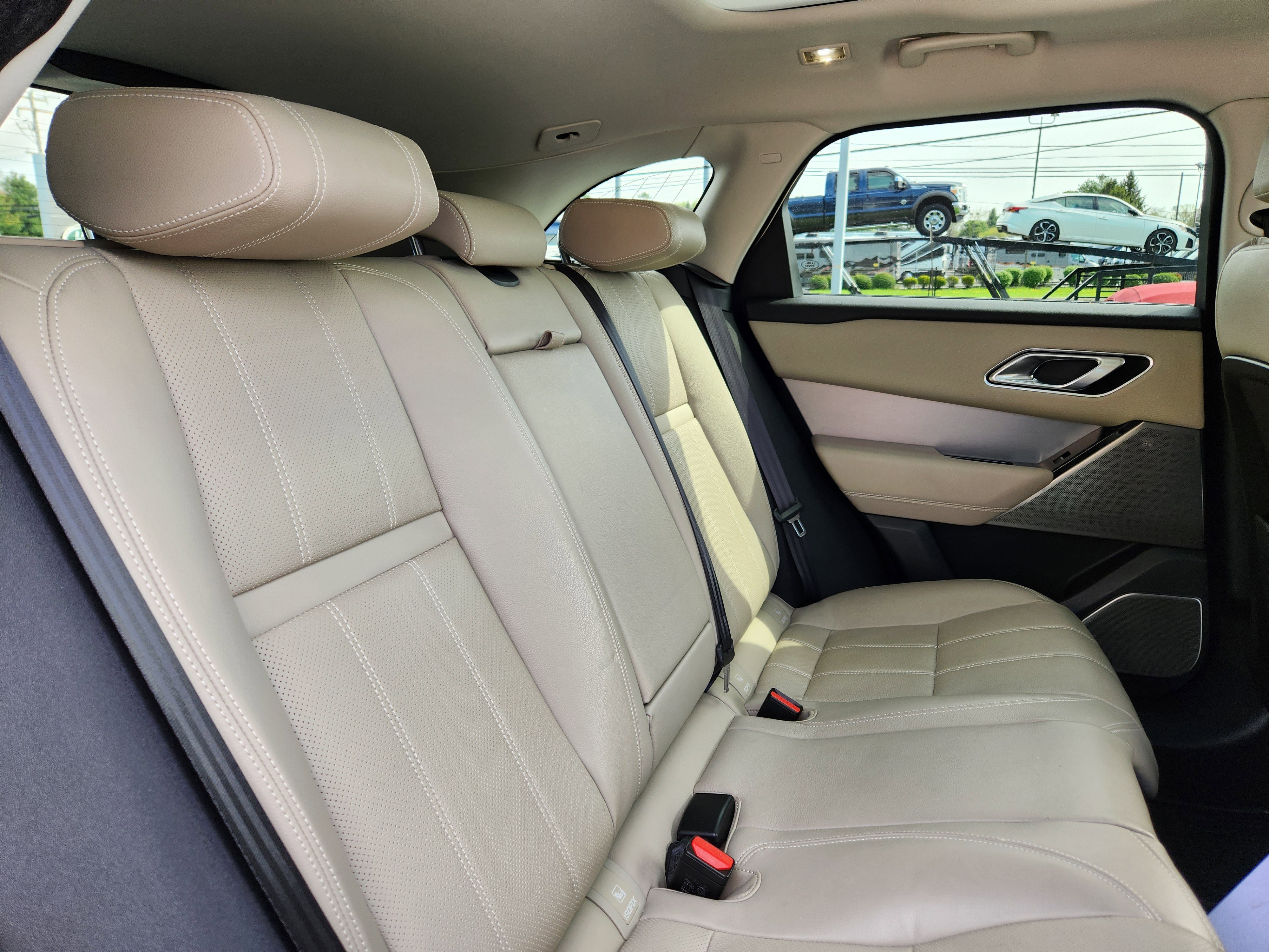 Used 2018 Land Rover Range Rover Velar R-Dynamic SE AWD/4WD image 15