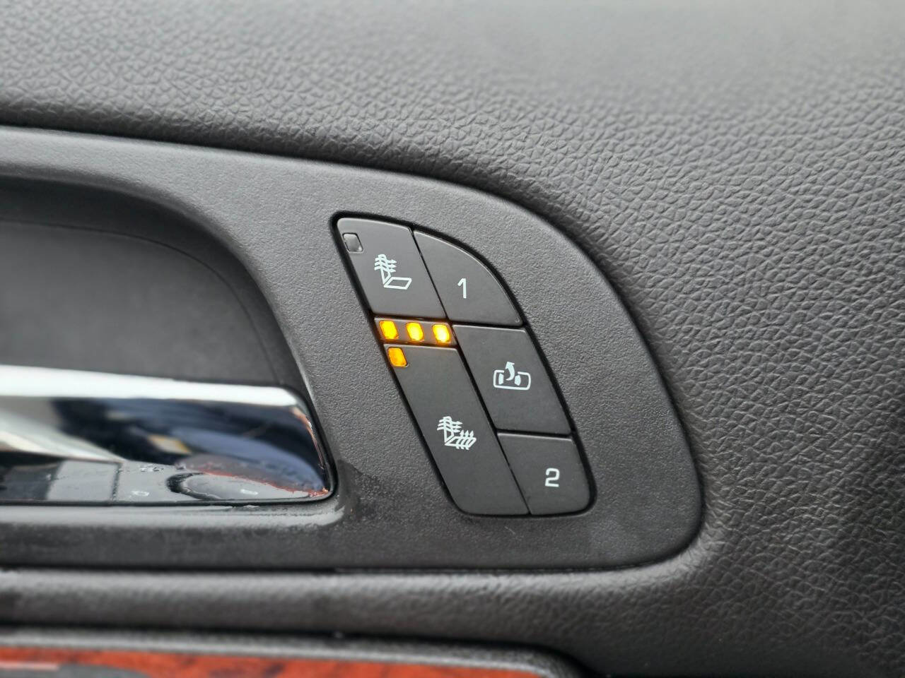 Used 2011 Chevrolet Silverado 3500 LTZ image 39