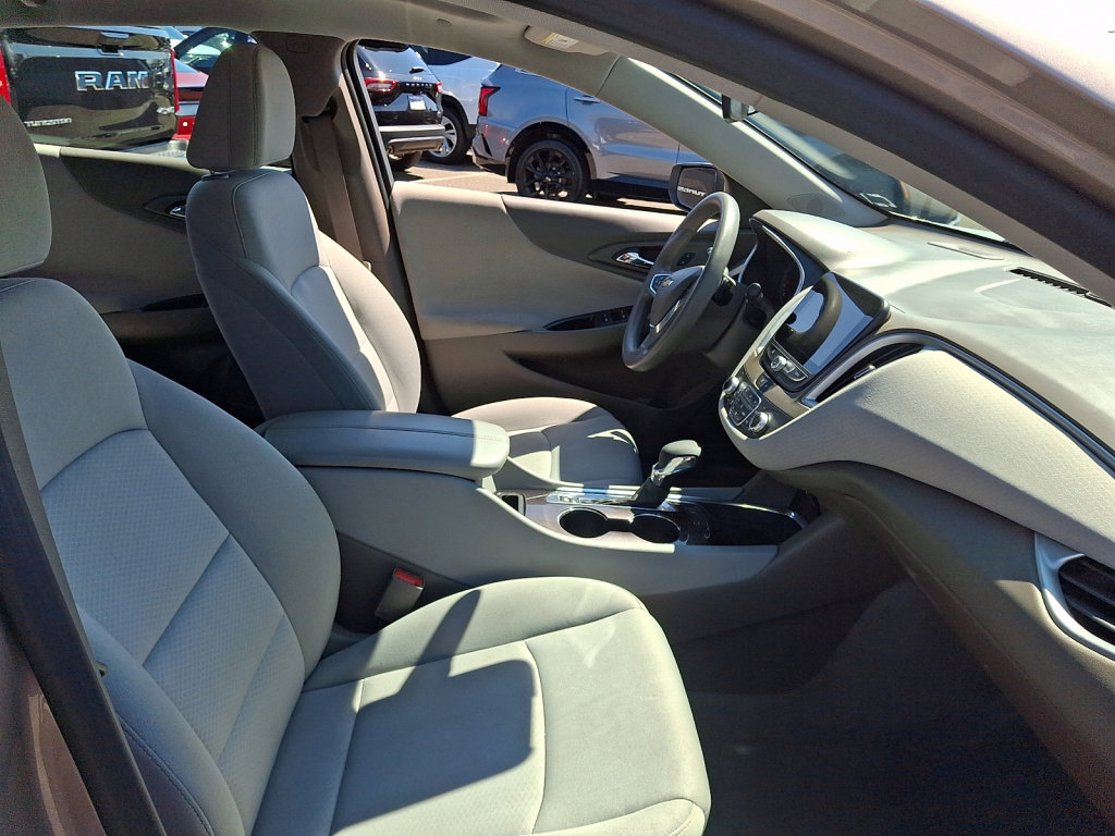 Used 2024 Chevrolet Malibu LT image 12