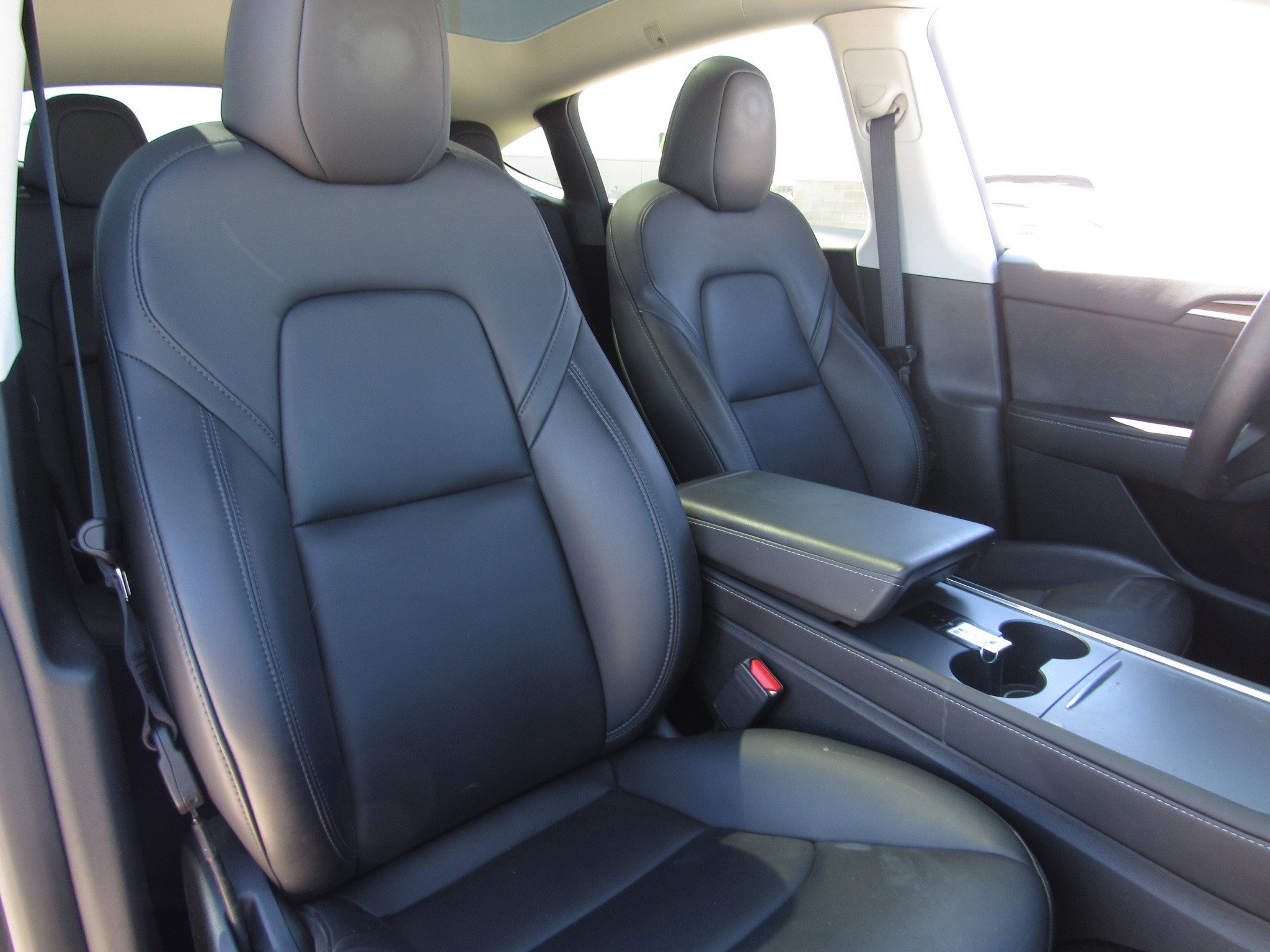 Used 2024 Tesla Model Y 2WD image 11