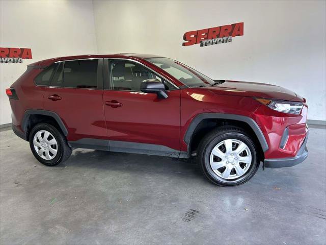 Certified 2022 Toyota RAV4 LE AWD/4WD image 2