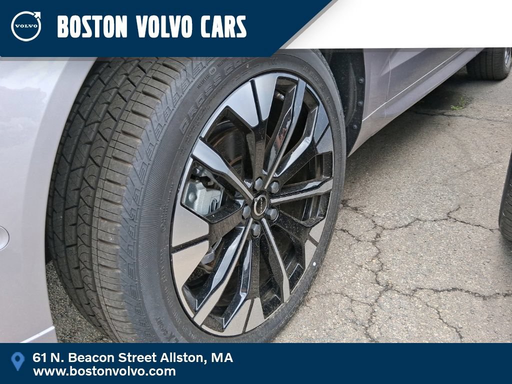 New 2026 Volvo XC60 B5 Plus w/ Climate Package AWD/4WD image 4