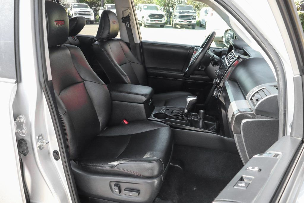 Used 2022 Toyota 4Runner TRD Off-Road Premium AWD/4WD image 41