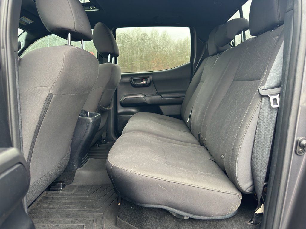 Used 2017 Toyota Tacoma TRD Sport image 28