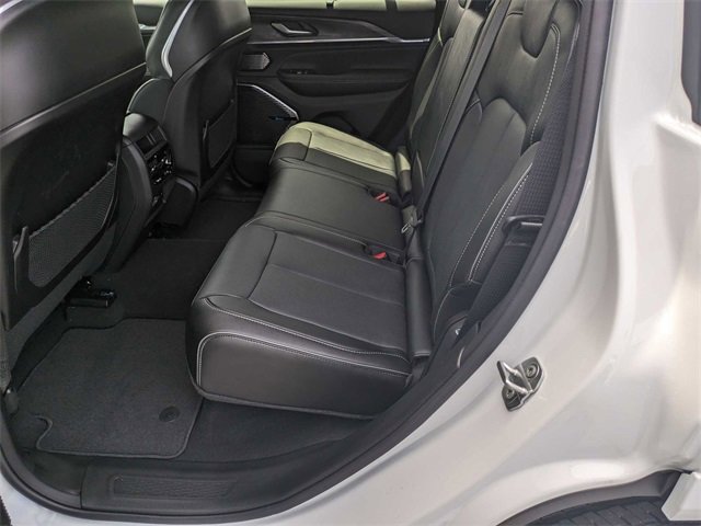 New 2024 Jeep Grand Cherokee Overland w/ Advanced Protech Group III image 28