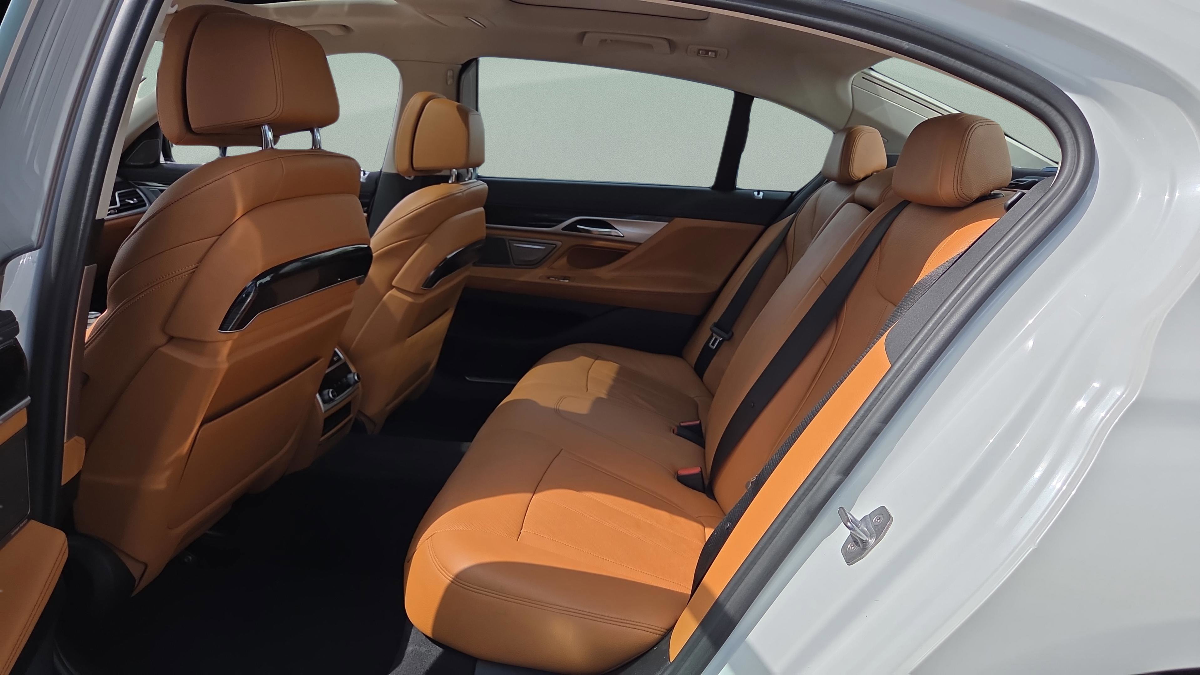 Used 2020 BMW 745e xDrive image 32