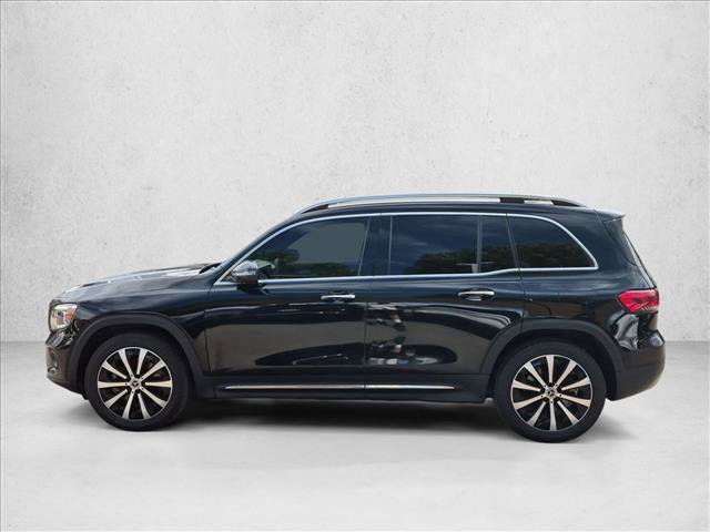 Used 2023 Mercedes-Benz GLB 250 4MATIC w/ Premium Package image 9