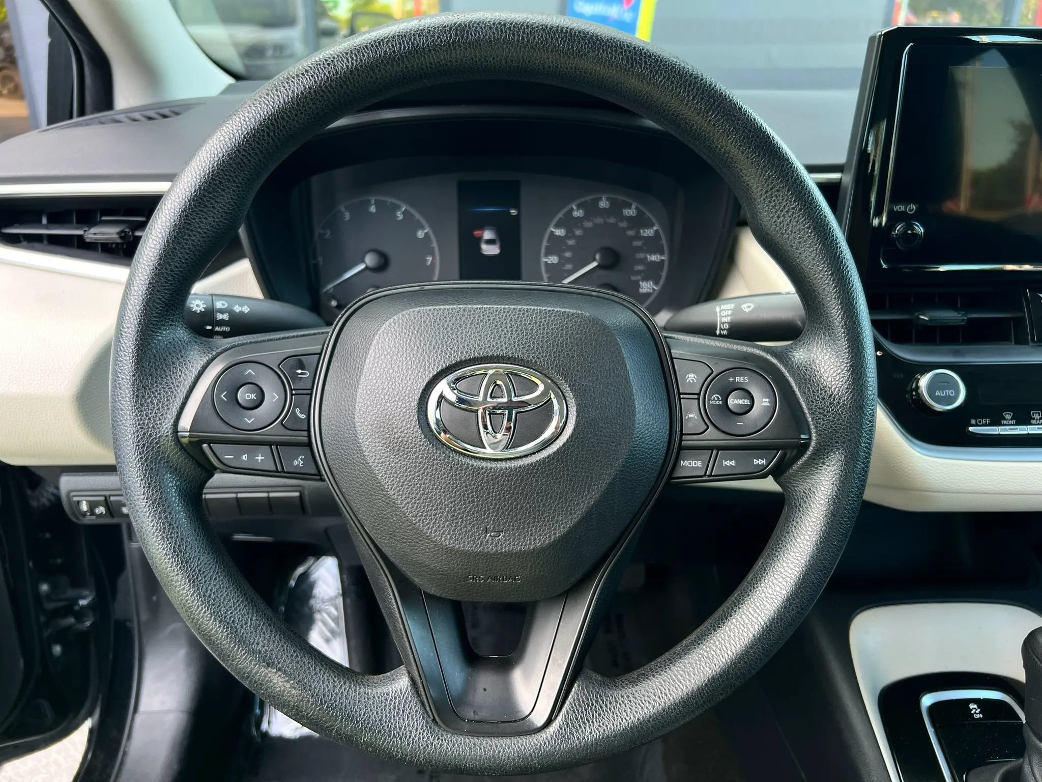 Used 2023 Toyota Corolla LE FWD image 8