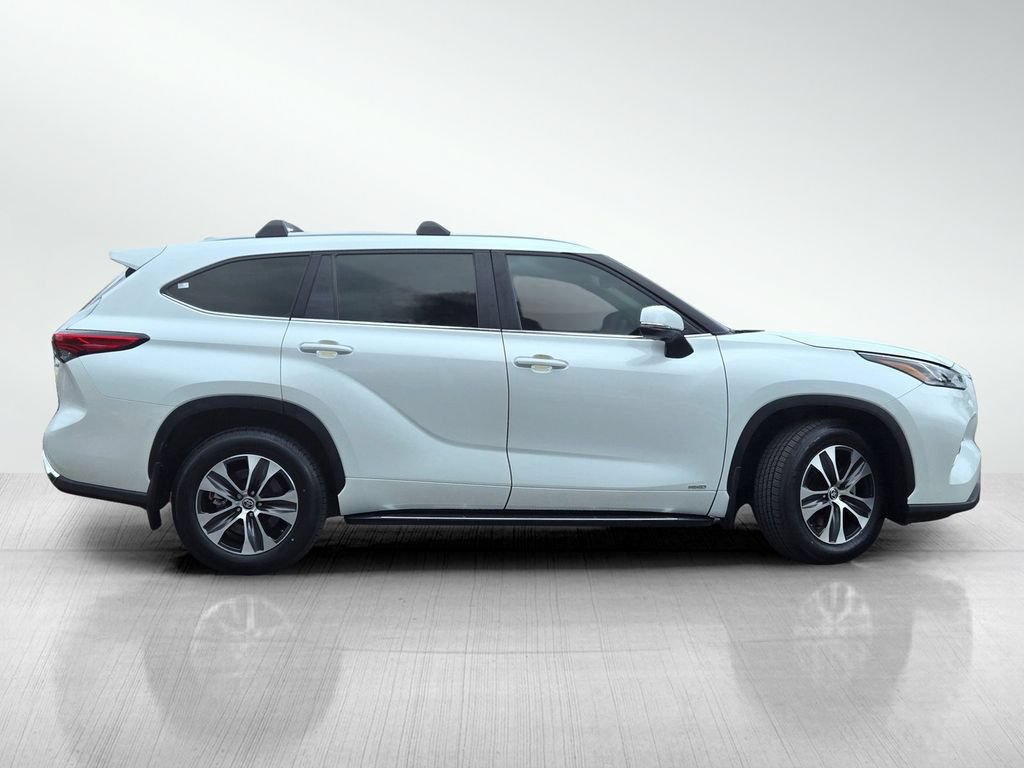 Used 2023 Toyota Highlander Bronze Edition AWD/4WD image 3