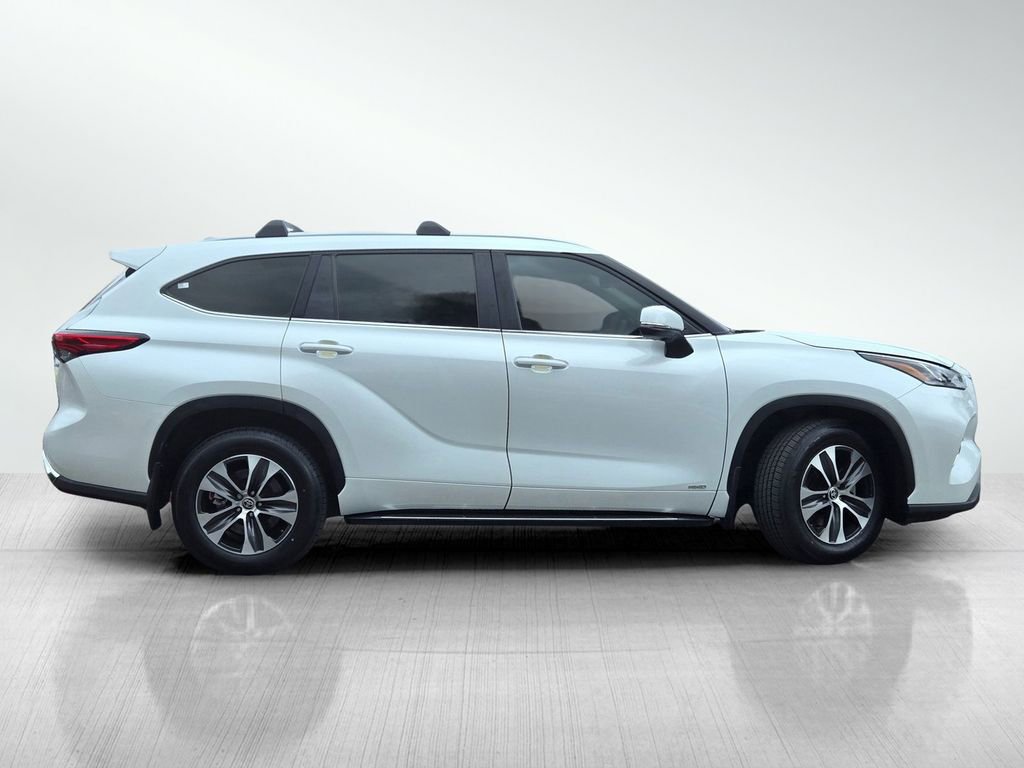 Used 2023 Toyota Highlander Bronze Edition AWD/4WD image 3