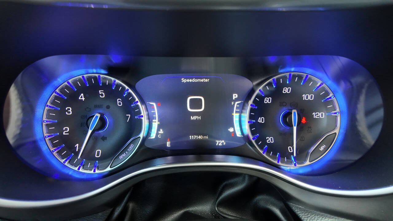 Used 2019 Chrysler Pacifica Limited FWD image 14