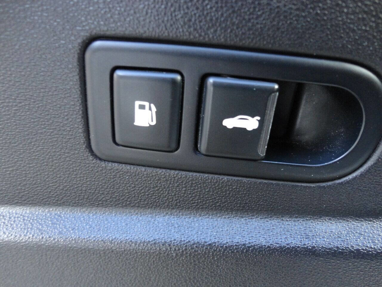 Used 2016 Hyundai Genesis 3.8 image 36