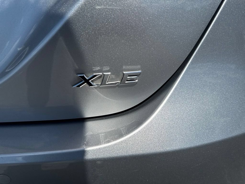 Used 2018 Toyota Camry XLE w/ Driver Assist Package FWD image 8