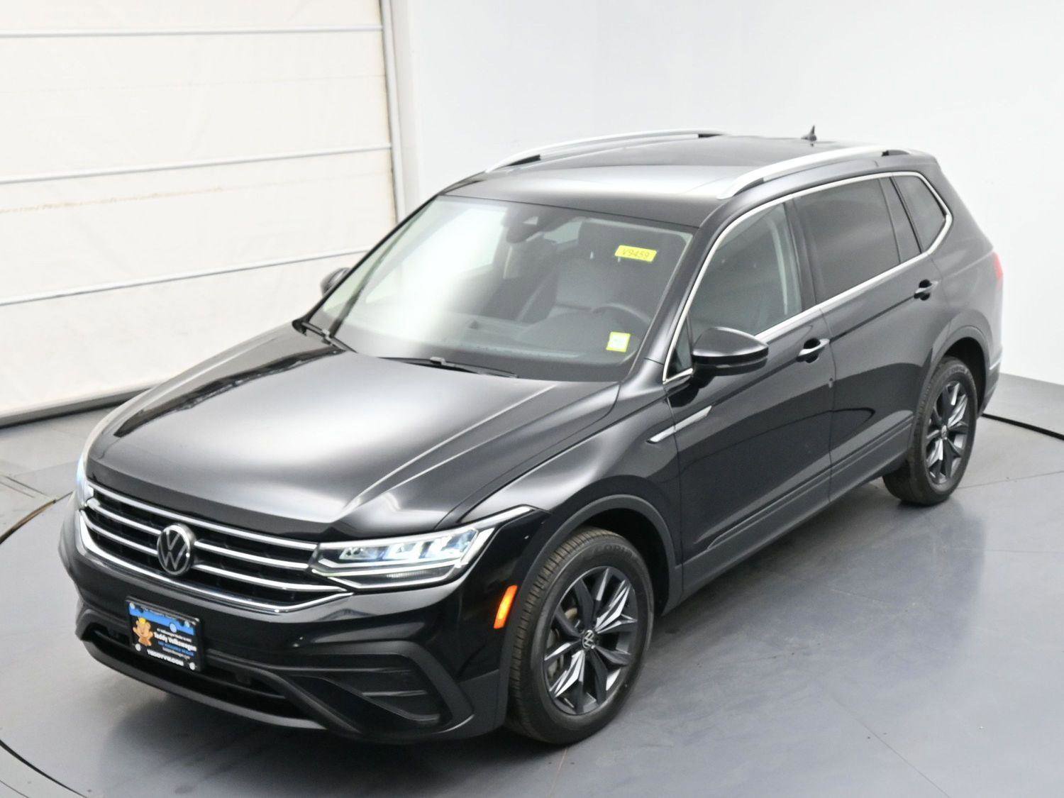 Certified 2022 Volkswagen Tiguan SE w/ Panoramic Sunroof Package AWD/4WD image 34