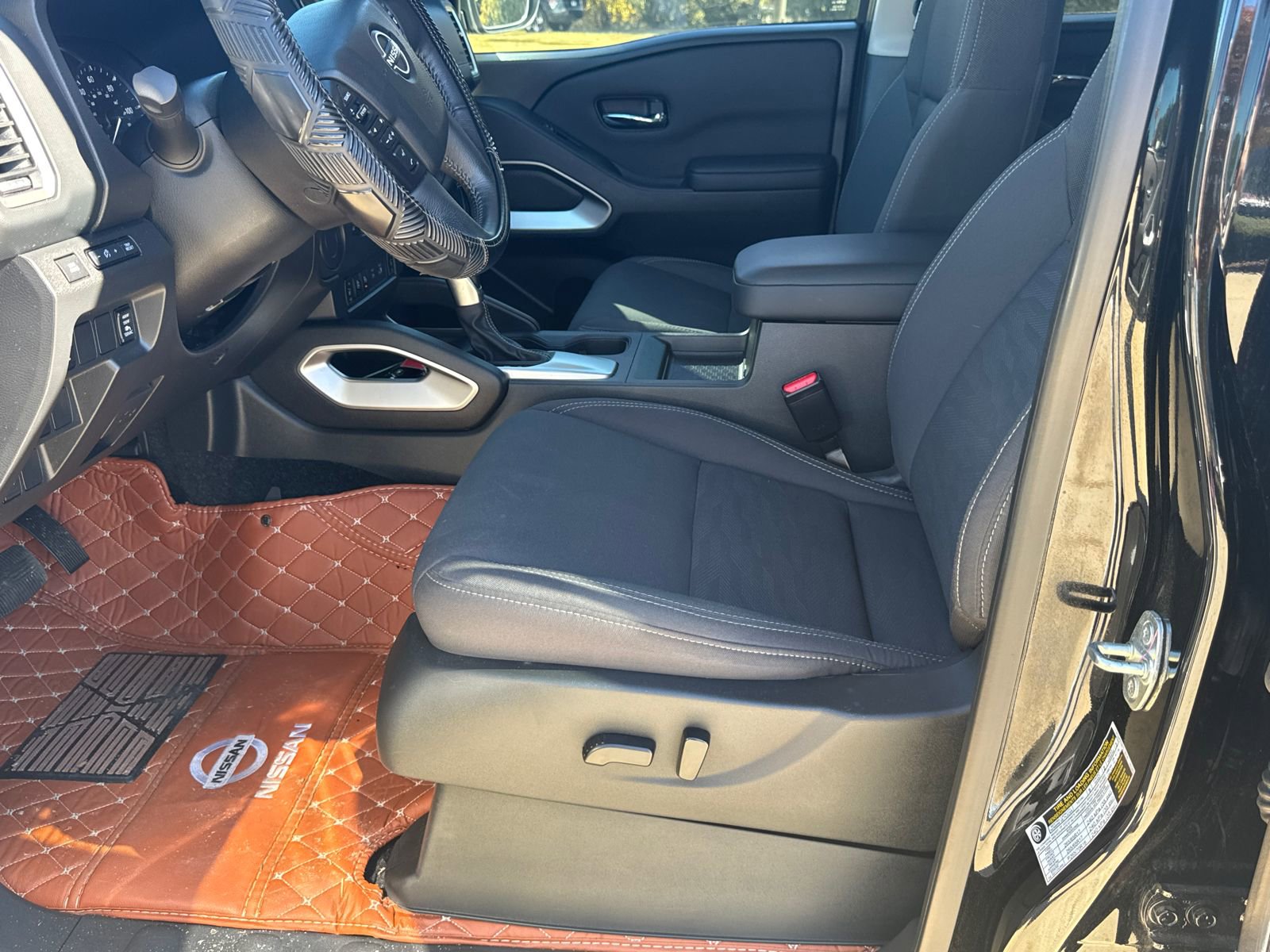 Used 2024 Nissan Frontier SV w/ SV Convenience Package image 9