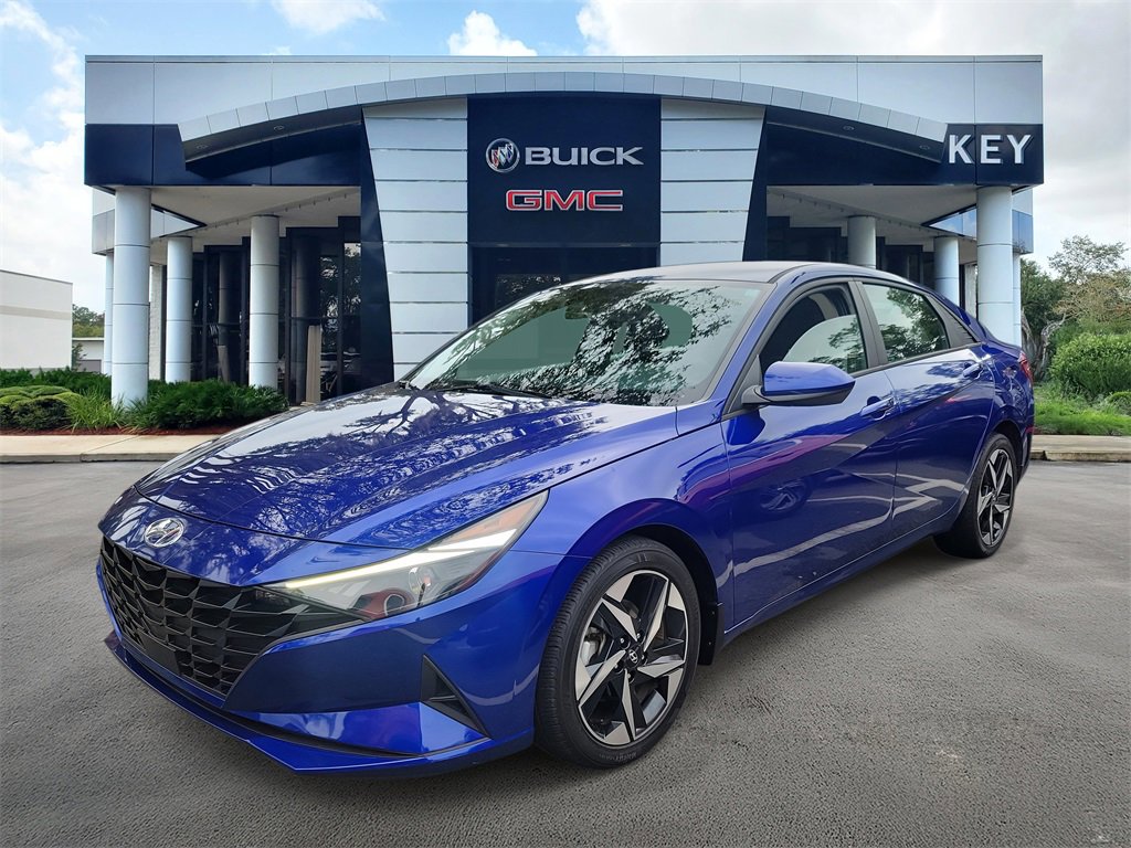 Certified 2023 Hyundai Elantra SEL w/ Convenience Package image 3