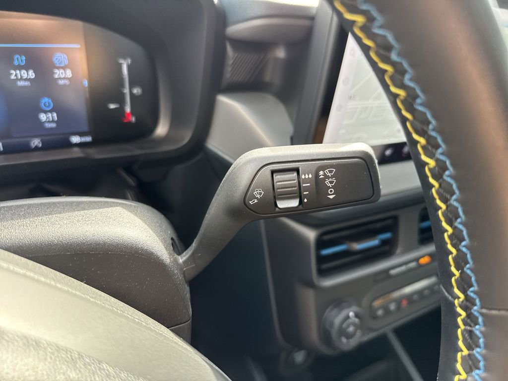 Used 2025 Ford Maverick Lobo image 57