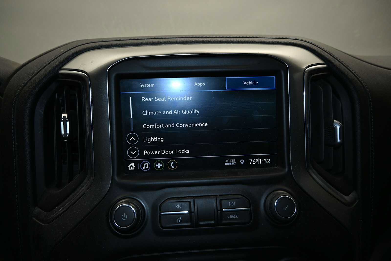 Used 2021 Chevrolet Silverado 1500 LT AWD/4WD image 18