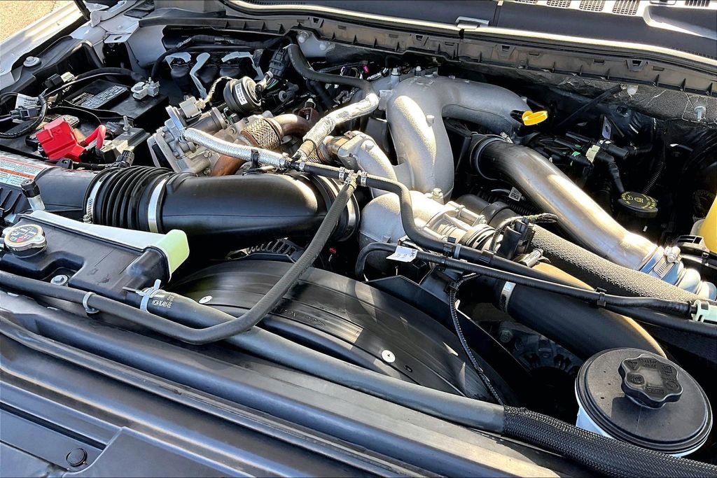 Certified 2022 Ford F250 Lariat w/ Lariat Ultimate Package image 35