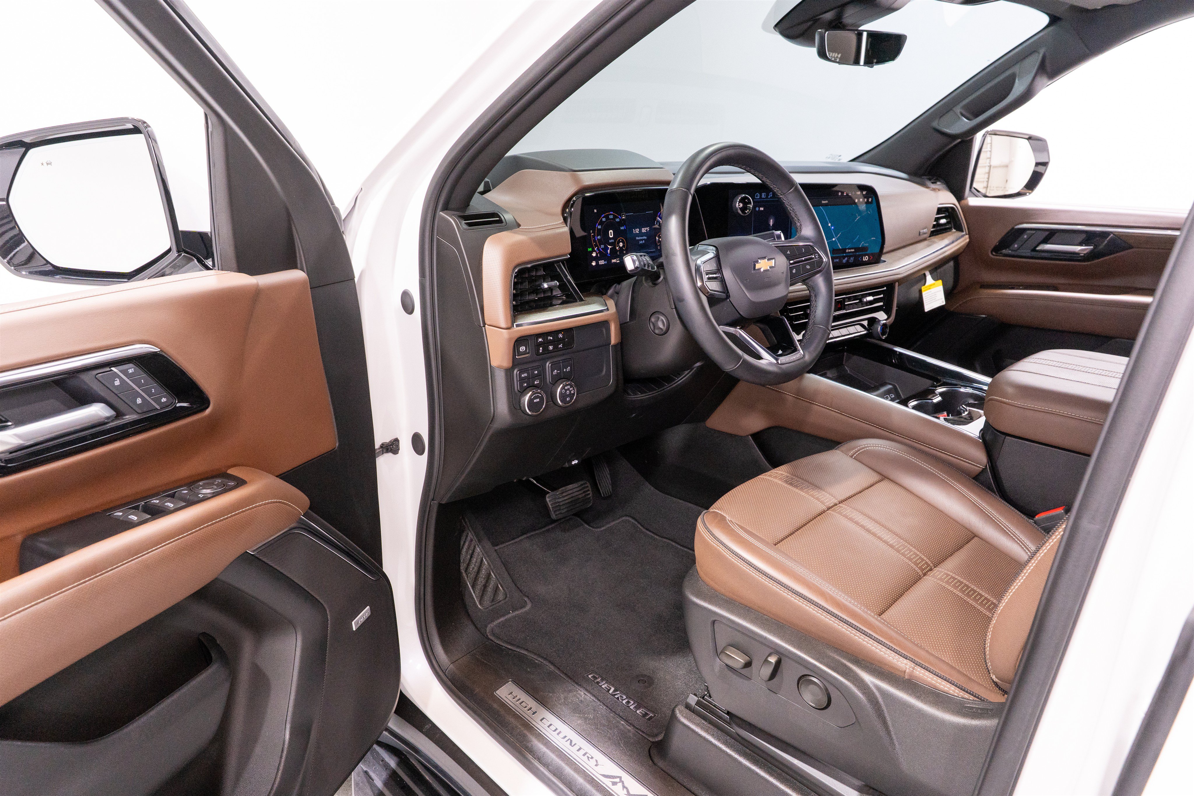 Used 2025 Chevrolet Tahoe High Country w/ LPO, Illumination Package AWD/4WD image 12