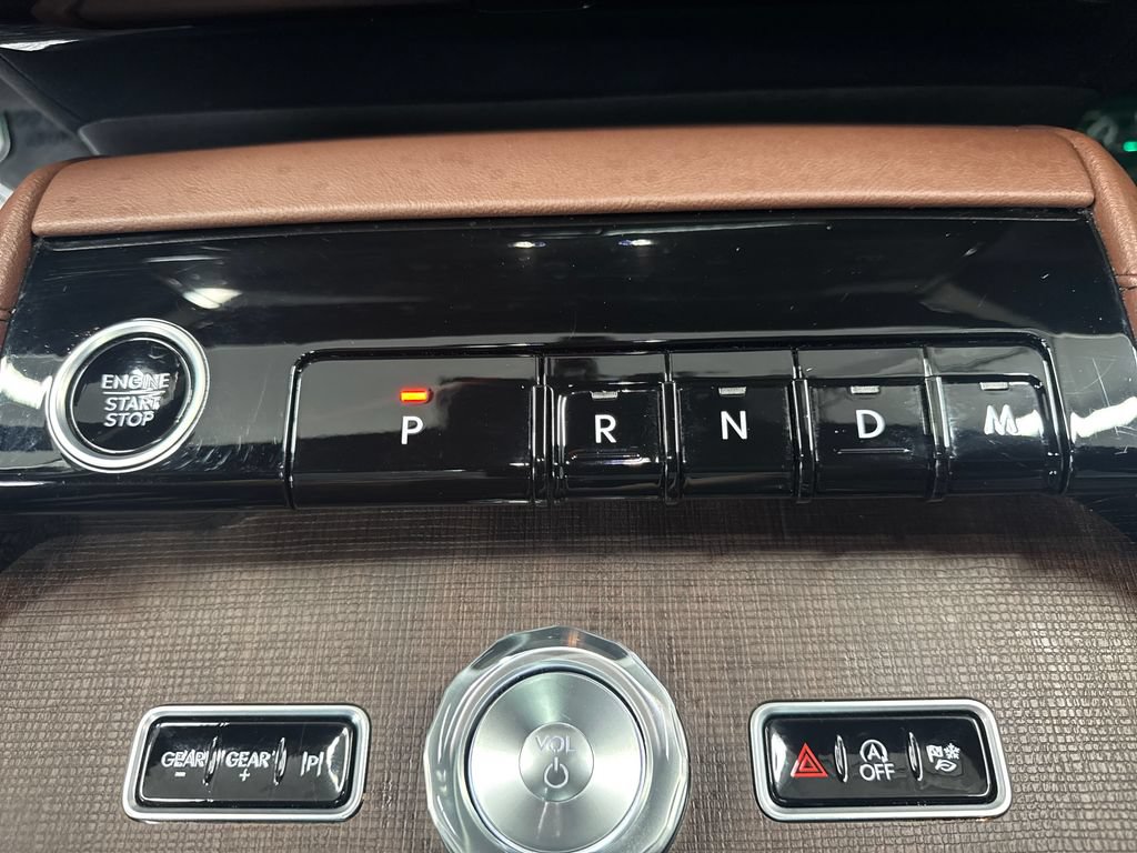 Used 2025 Lincoln Navigator L Reserve AWD/4WD image 26