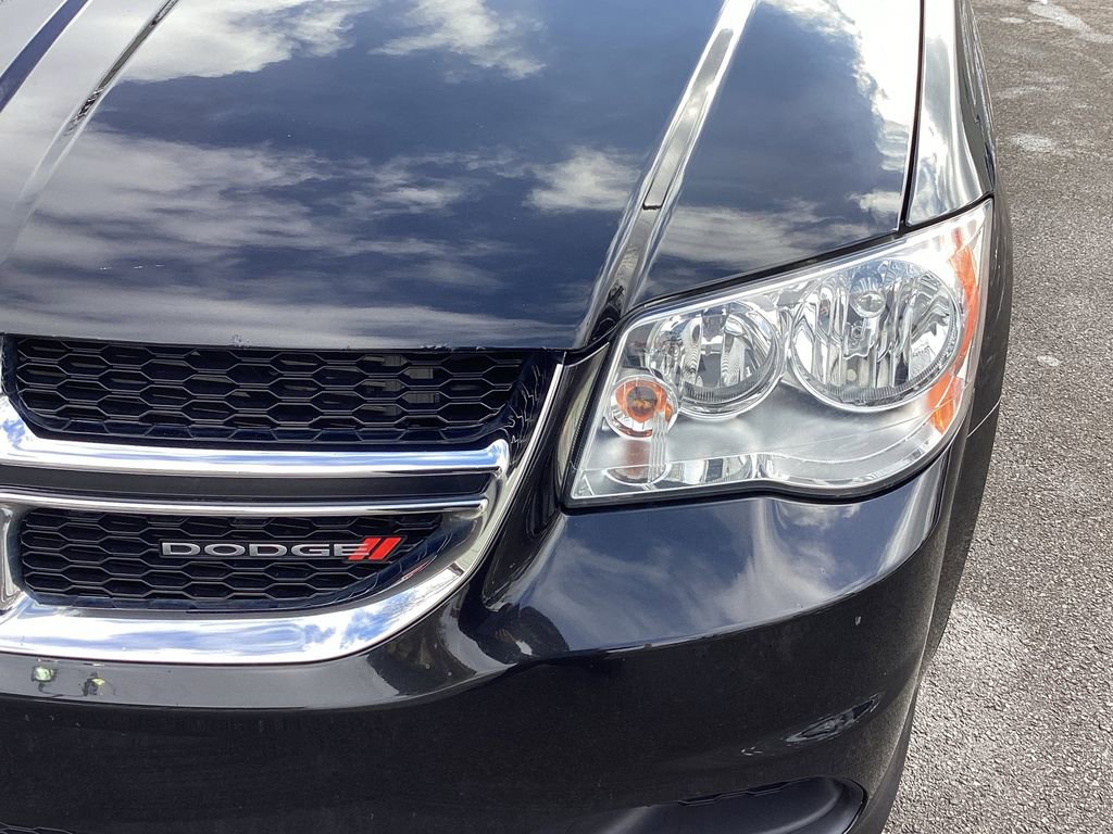 Used 2019 Dodge Grand Caravan SE w/ UConnect Hands-Free Group image 28