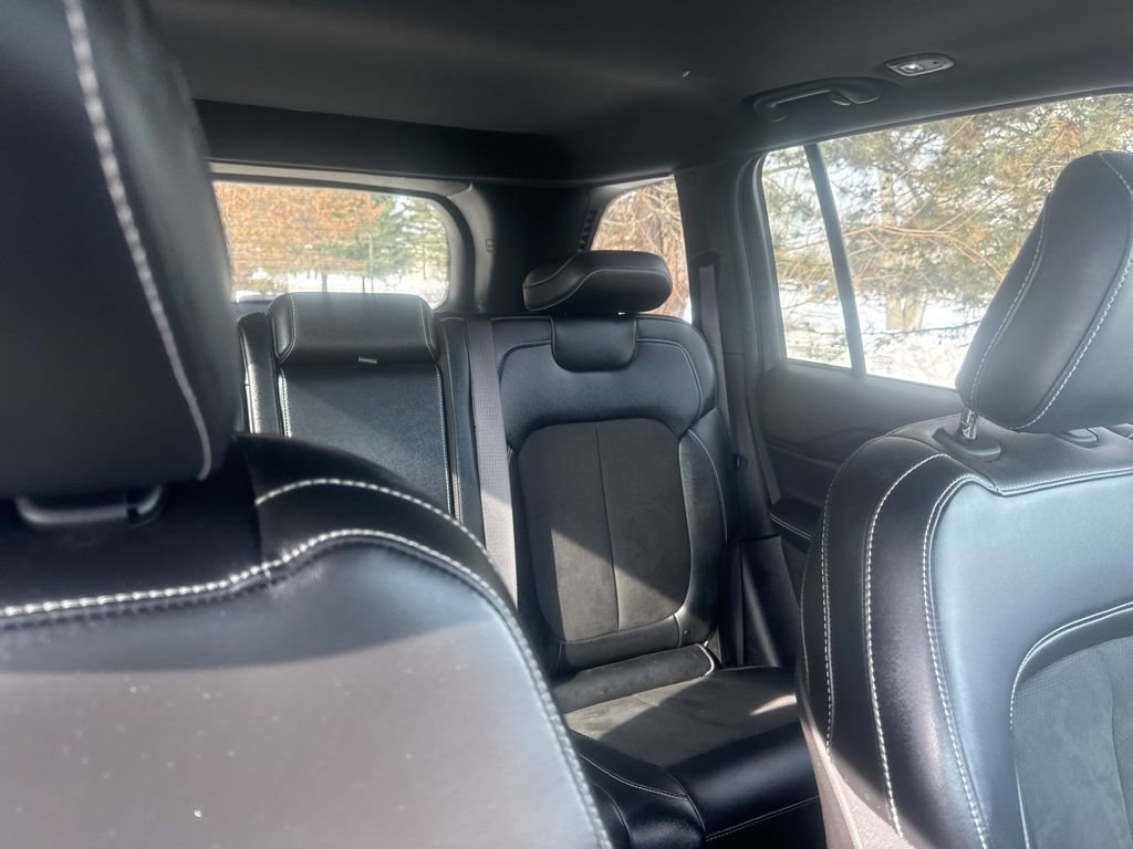 Used 2024 Jeep Grand Cherokee Altitude image 45