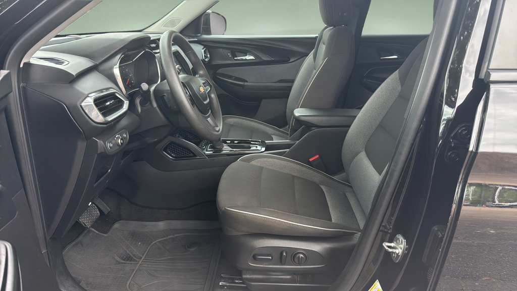 Used 2023 Chevrolet TrailBlazer LT w/ Convenience Package AWD/4WD image 10